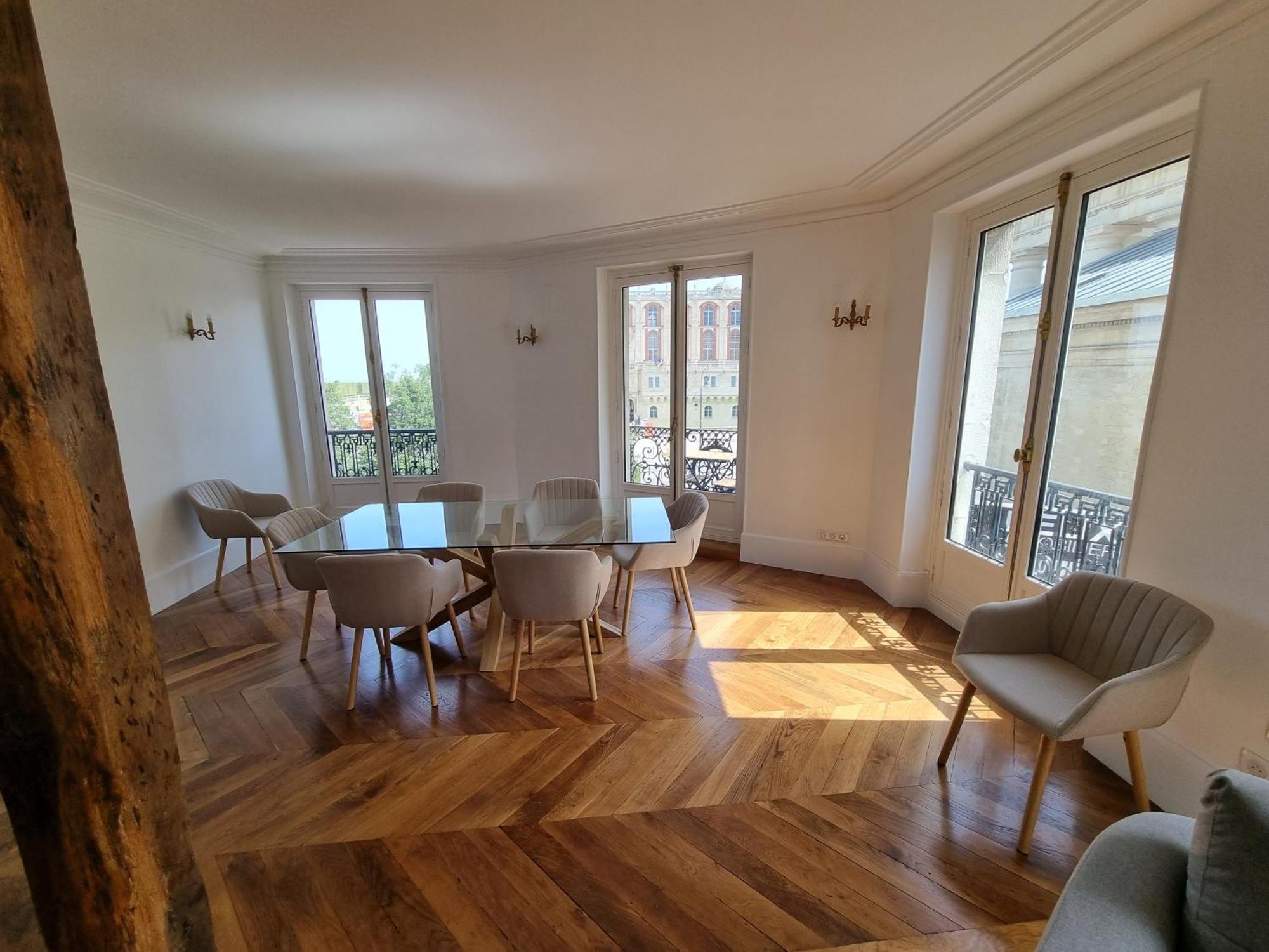 Face Chateau St Germain En Laye, Appartement 4 A 6 Personnes, 23 Min De Paris Champs-Elysees Saint-Germain-en-Laye Exterior foto